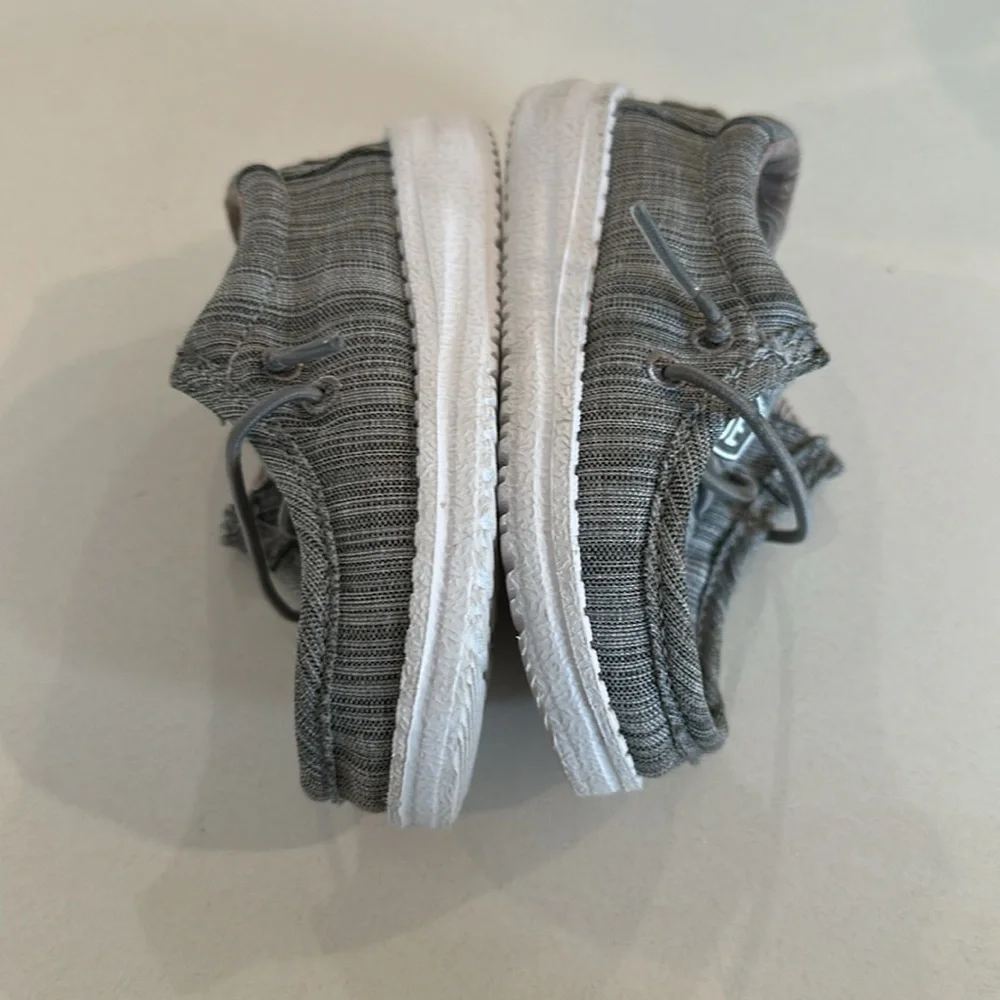 Hey dude- Wally Toddler Blend Linen Gray toddler shoes. Size 6
